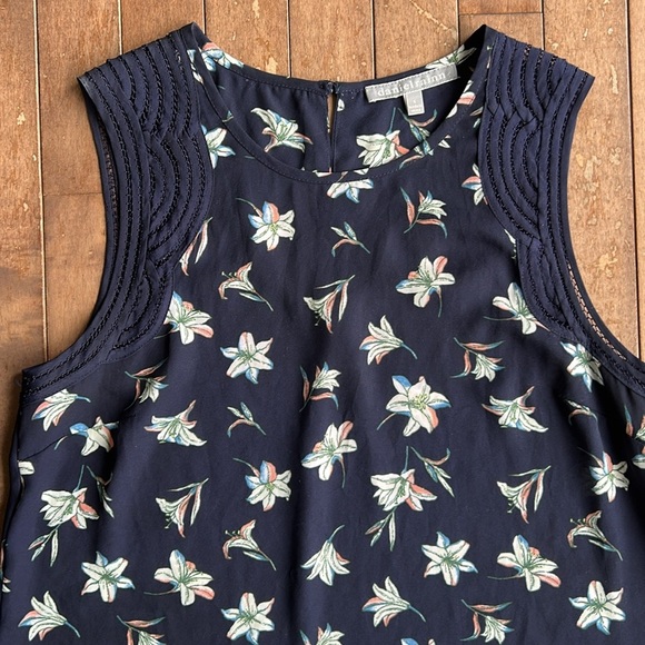 Sleeveless Navy Floral Blouse Size Small - Picture 3 of 8